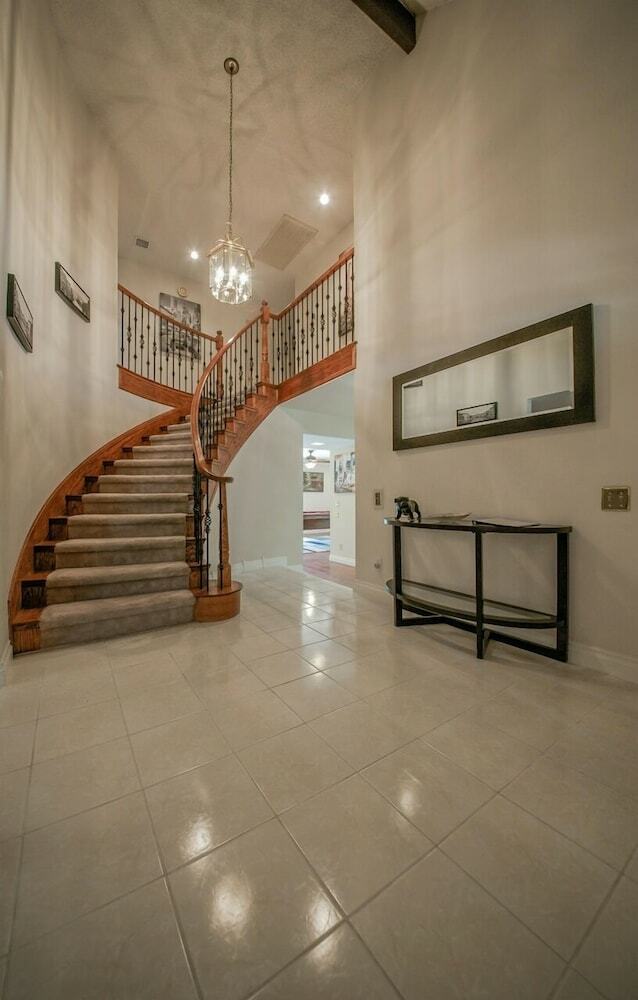 Luxurious 5br Near Las Vegas Strip