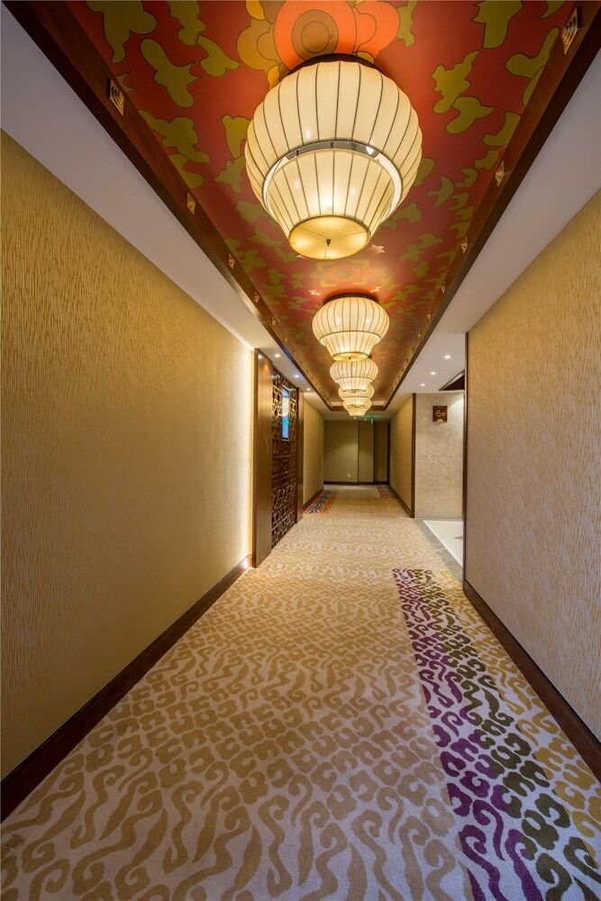 St.potala Hotel