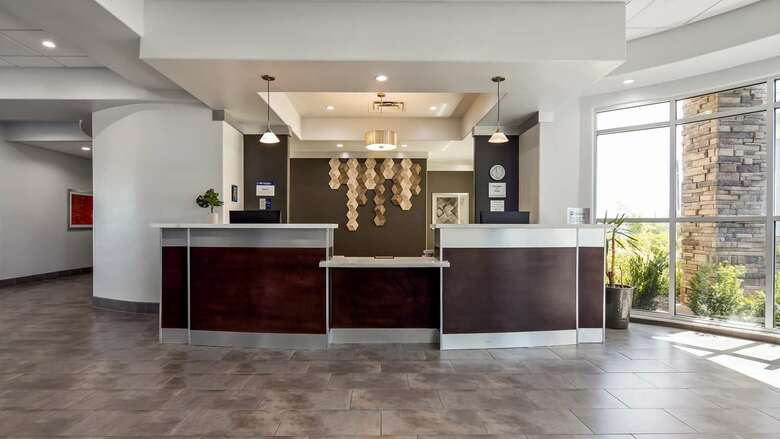 Hotel Best Western Plus Roland Inn & Suites
