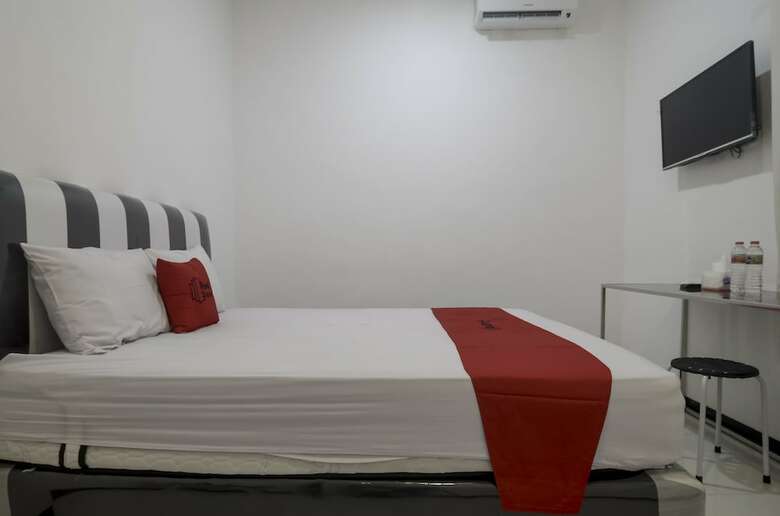 Hotel Reddoorz Near Poncol Station
