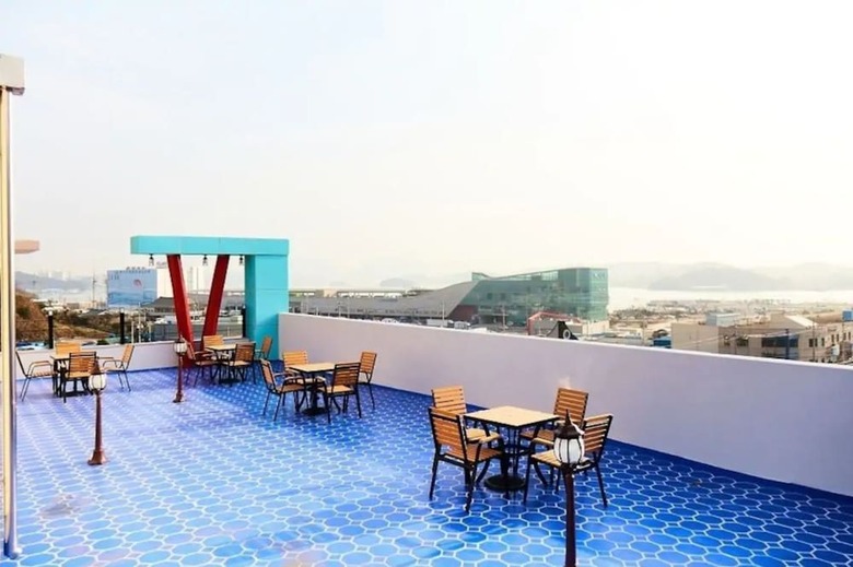 Hotel Ara & Maru Hostel