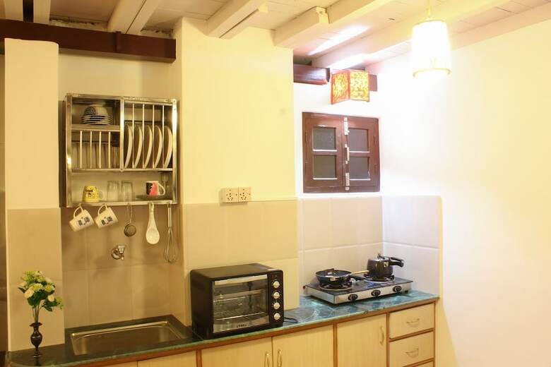 Hotel Hiranya Guest House