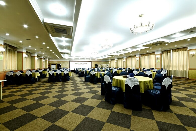 Hotel Honey Crown
