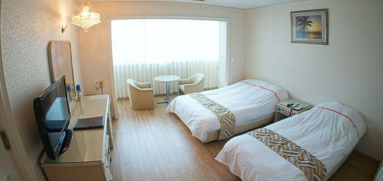 Hotel Honey Crown
