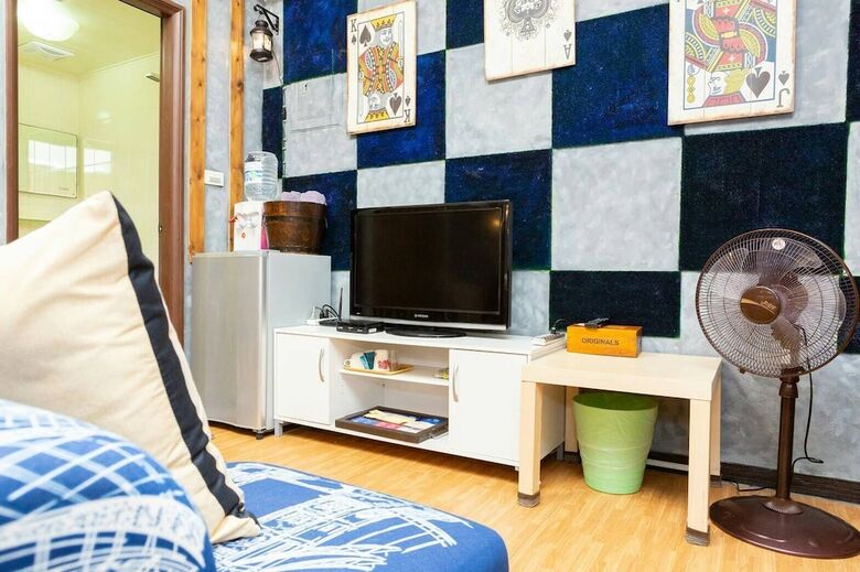 Hotel Meow Meow Hostel