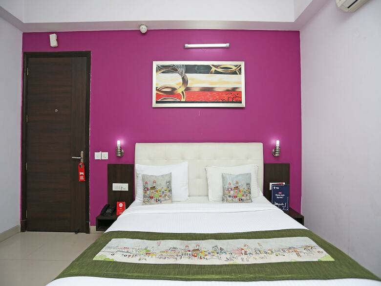 Hotel Oyo 8536 Azad Square
