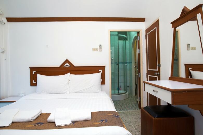 Castle Howchow Beach Resort Hotel