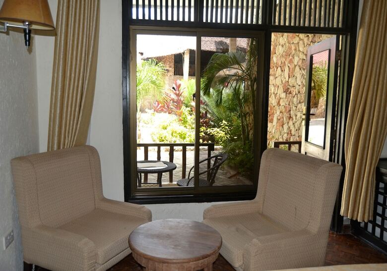 Hotel Serene Beach Resort