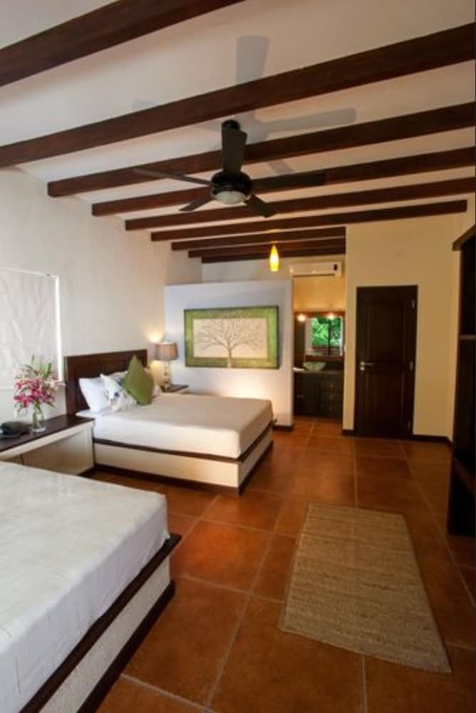 Hotel Boca Olas Resort Villas
