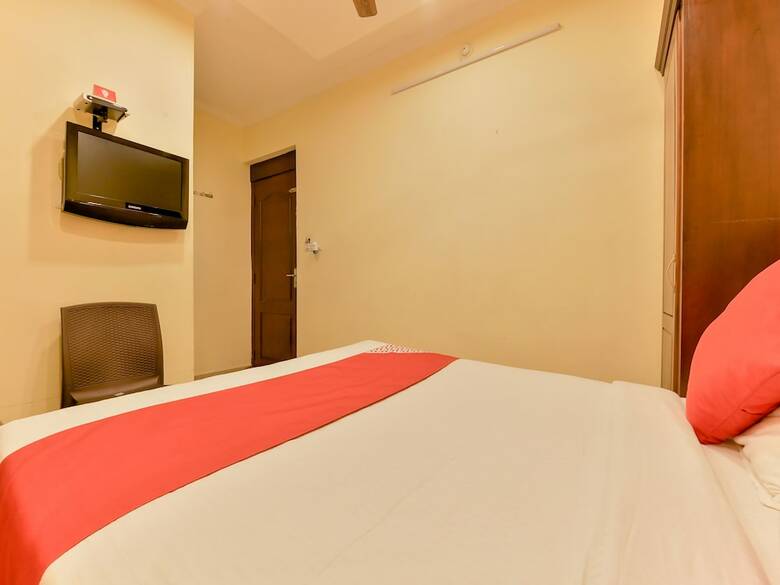 Hotel Oyo 8214 Malabar Plaza Residency 1