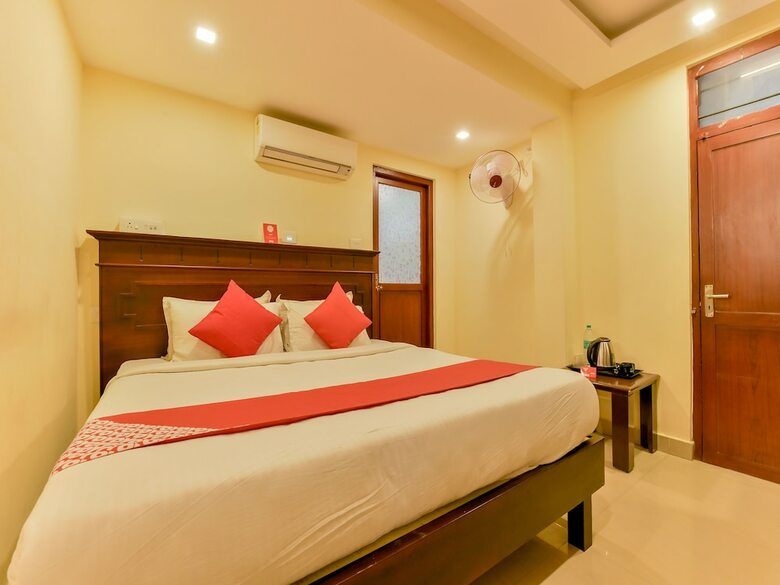 Hotel Oyo 8214 Malabar Plaza Residency 1