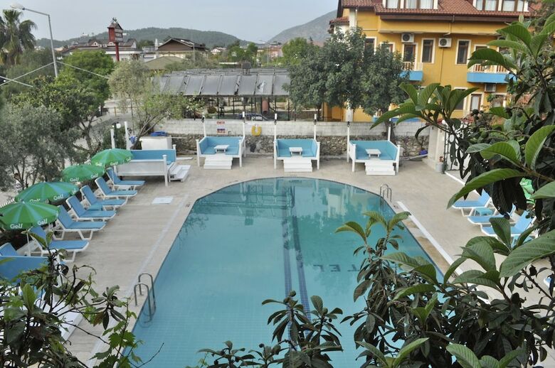 Nicholas Garden Hotel