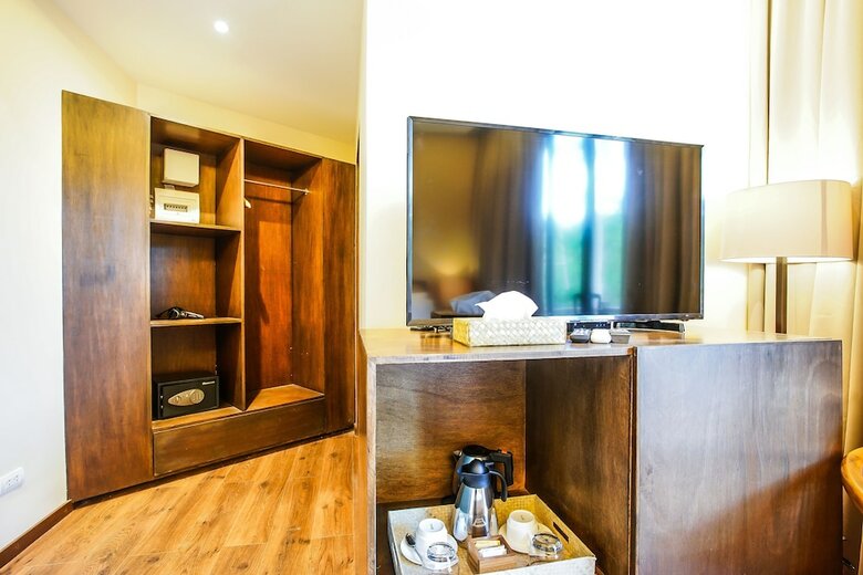 Hotel Balai Adlao
