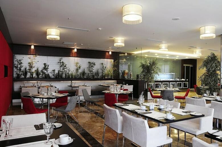 Demora Hotel
