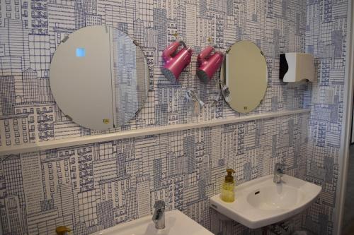 Hostal Hop Step Inn - Hostel