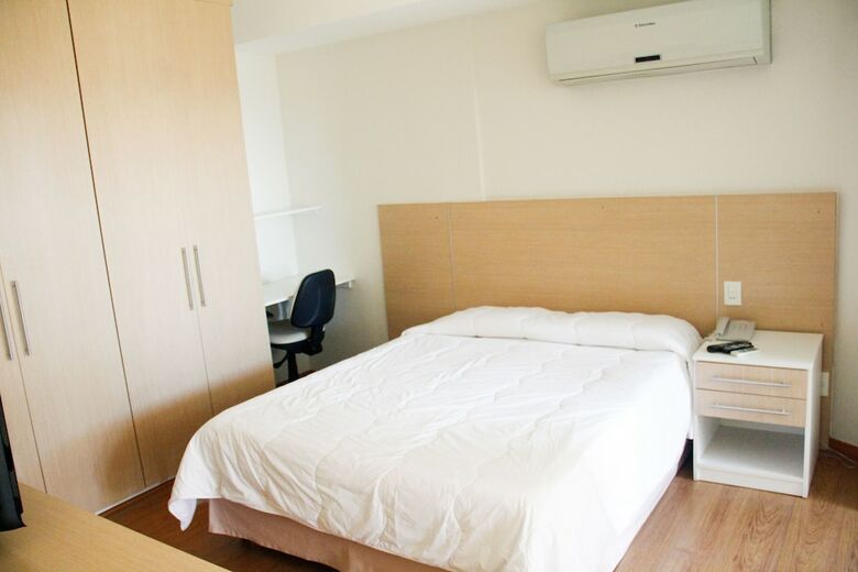 City Hall Flat & Hotel