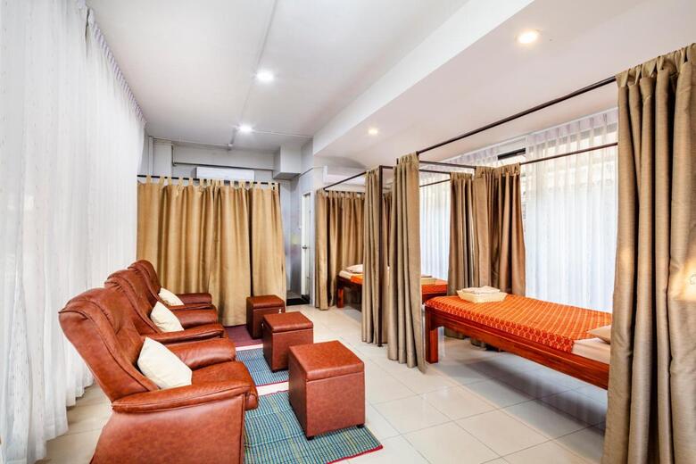Livotel Hotel Hua Mak Bangkok