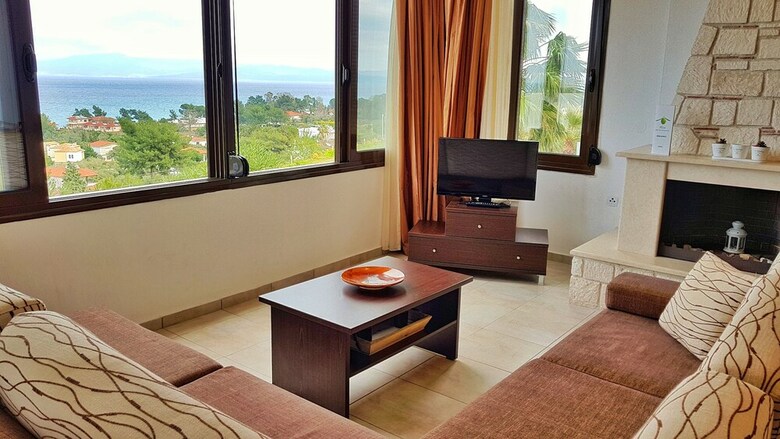 Bungalow White Apartments And Suites