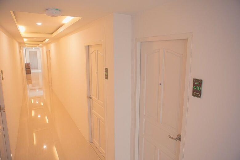 Hotel S.e.t Thanmongkol Residence