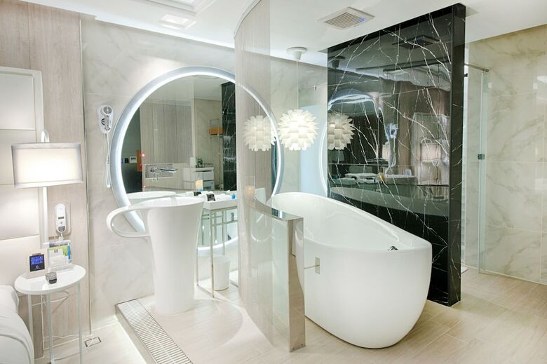 6 Star Motel