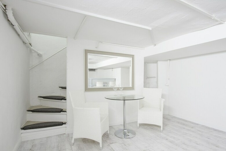Primeflats - Huge Apartment At Gasometer 17