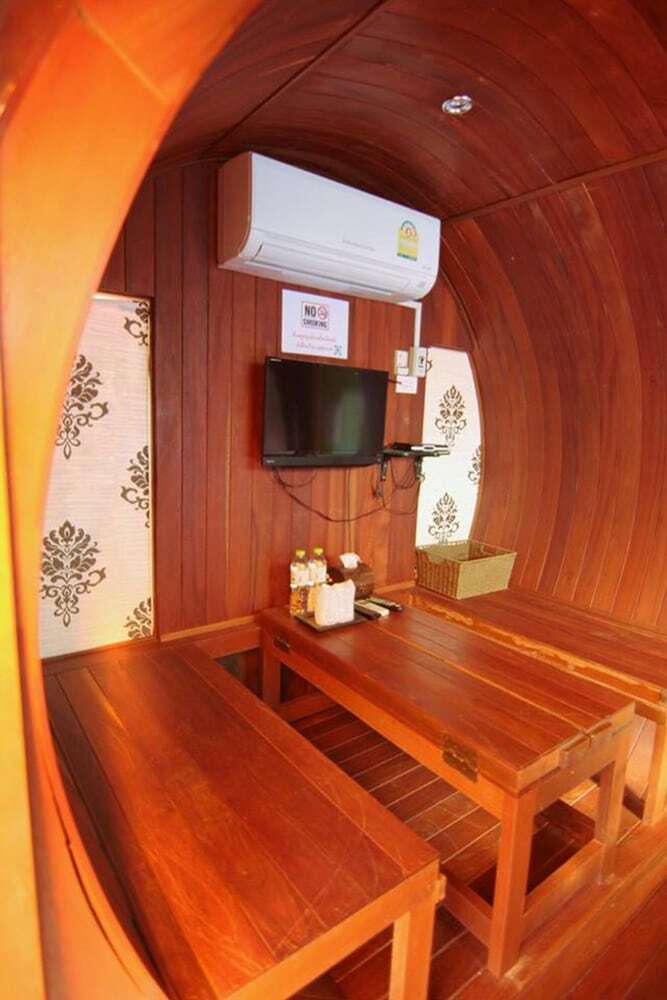 Hotel Ton-aor On The Beach Resort & Restaurant
