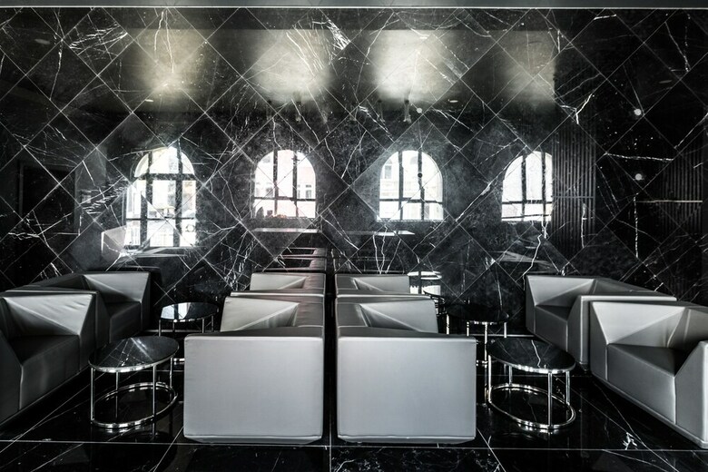 Hotel Black