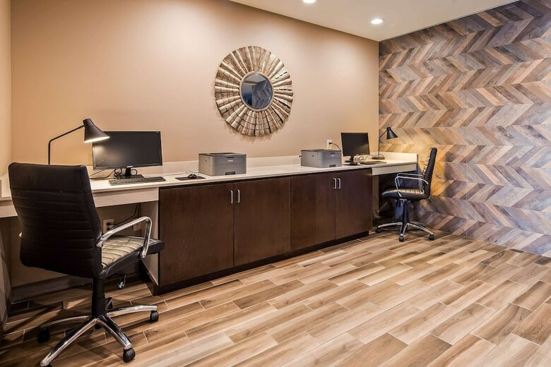 Best Western False River Hotel