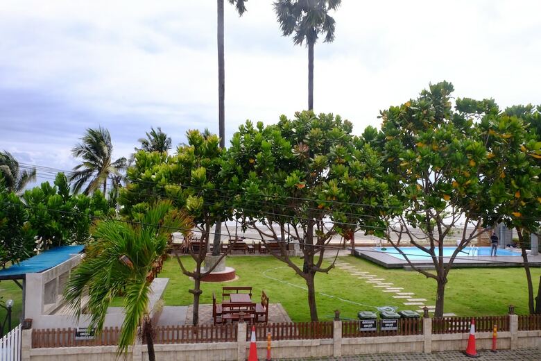 Hotel Fah Talay Resort