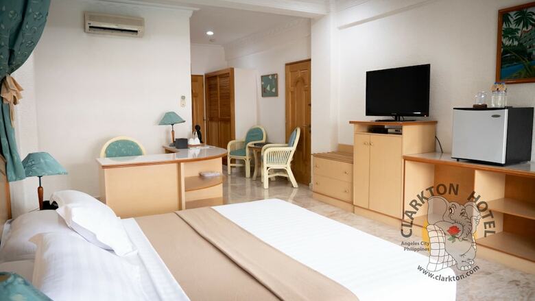 Clarkton Hotel