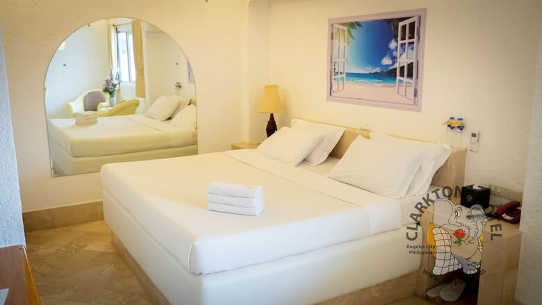Clarkton Hotel