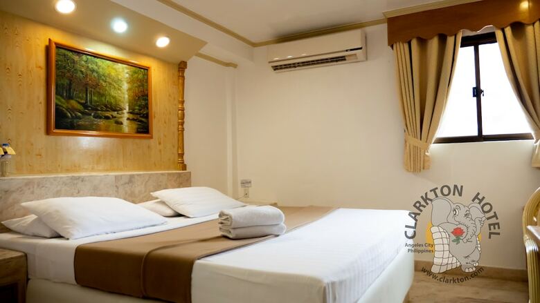 Clarkton Hotel