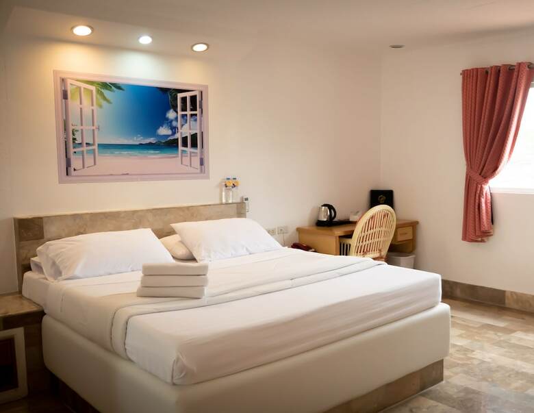 Clarkton Hotel