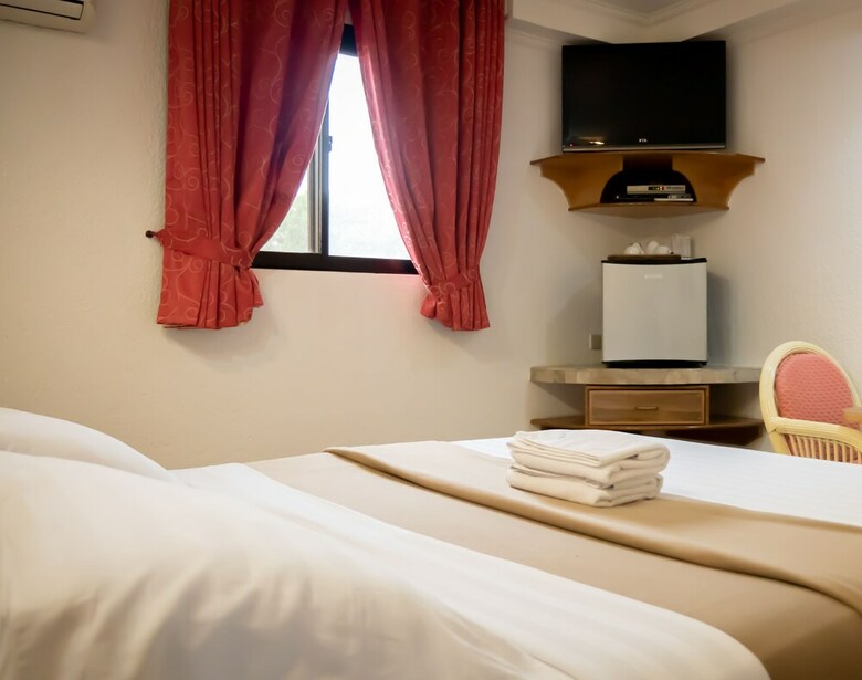 Clarkton Hotel