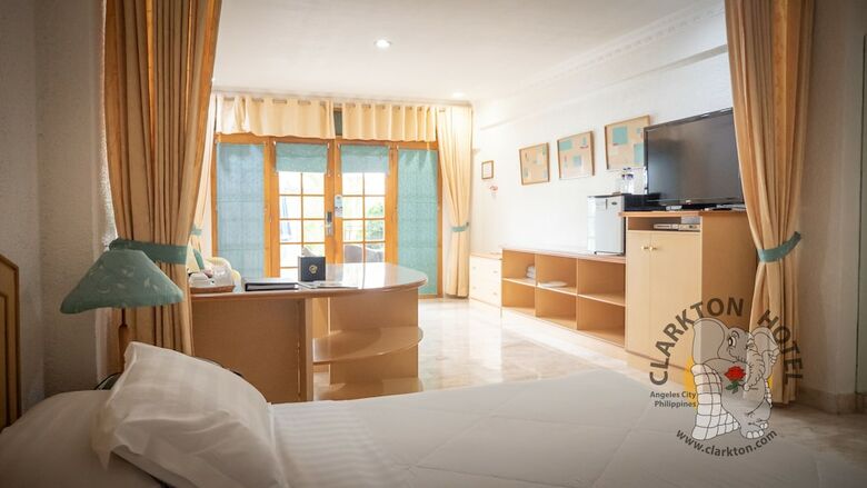 Clarkton Hotel