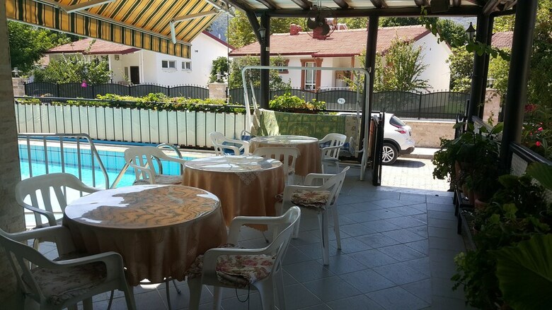 Hotel Cicek Otel & Apartments