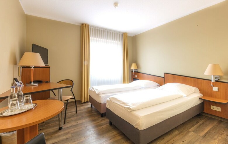 Sport- Und Tagungshotel De Poort