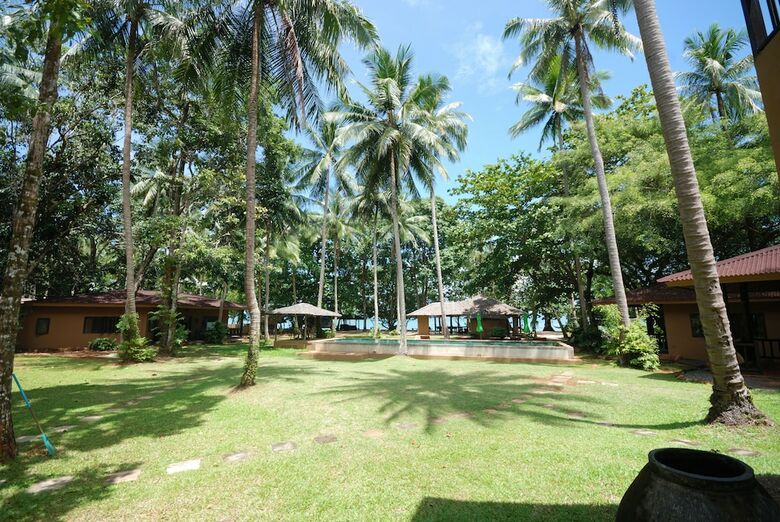 Hotel Melina's Beach Front Bungalow
