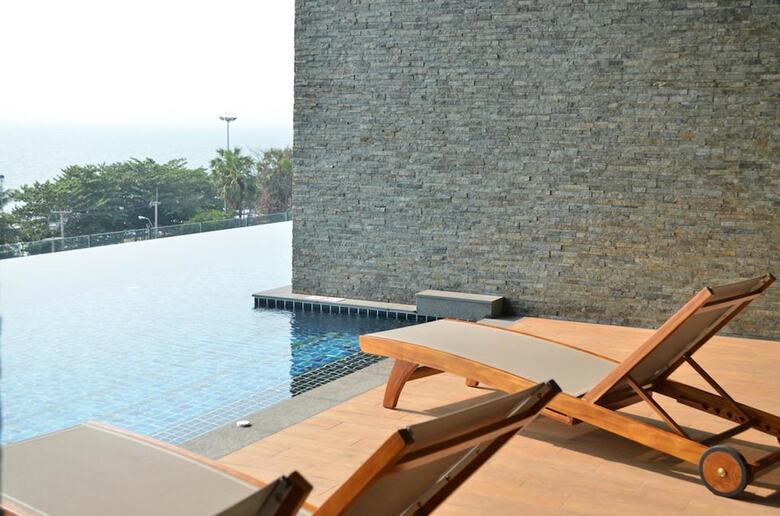 Cetus Beachfront Condo By Pong