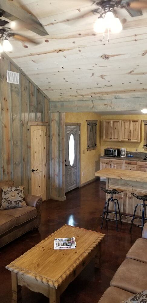 Breezy Hills Cottages