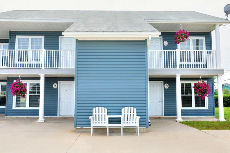 Hotel Royal Inn & Suites