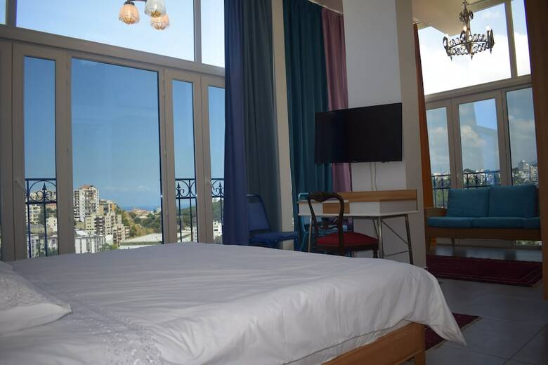 Hotel Damask Rose Lebanese Guest House