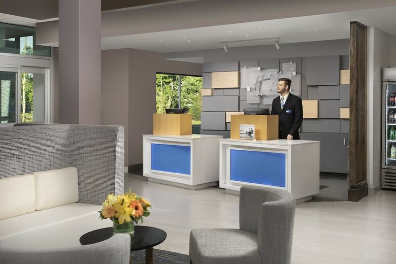 Hotel Holiday Inn Express And Suites North Brunswick
