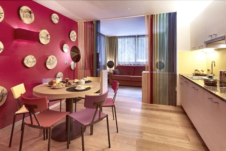 Residencia Color Home Suite Apartments