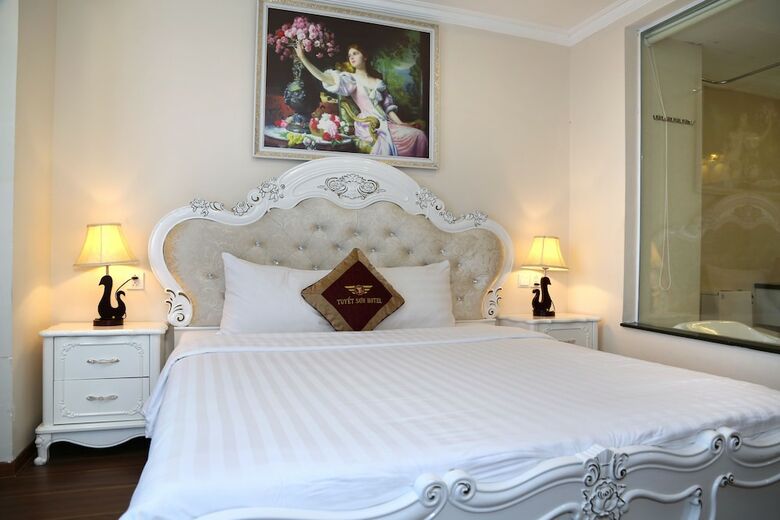 Tuyet Son Hotel