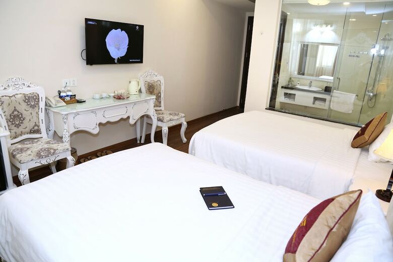 Tuyet Son Hotel