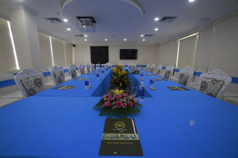 Tuyet Son Hotel