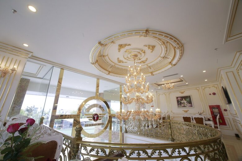 Tuyet Son Hotel