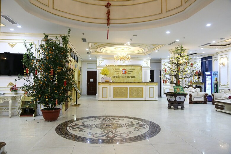 Tuyet Son Hotel