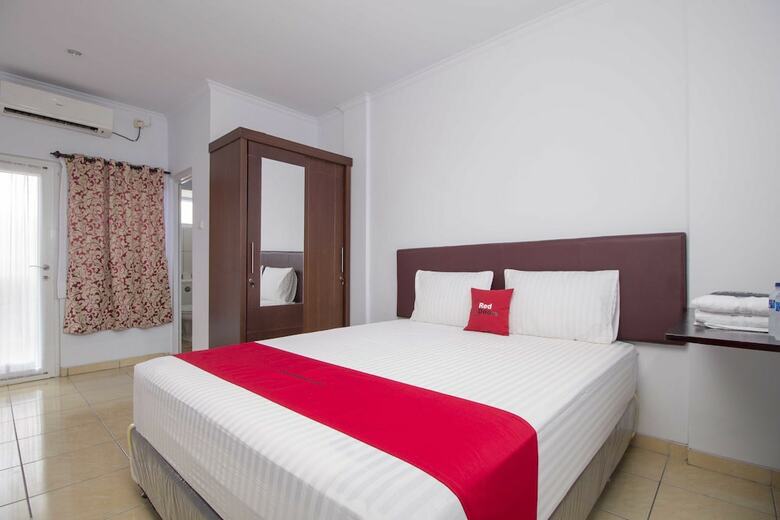 Hotel Reddoorz Near Siloam Karawaci 2